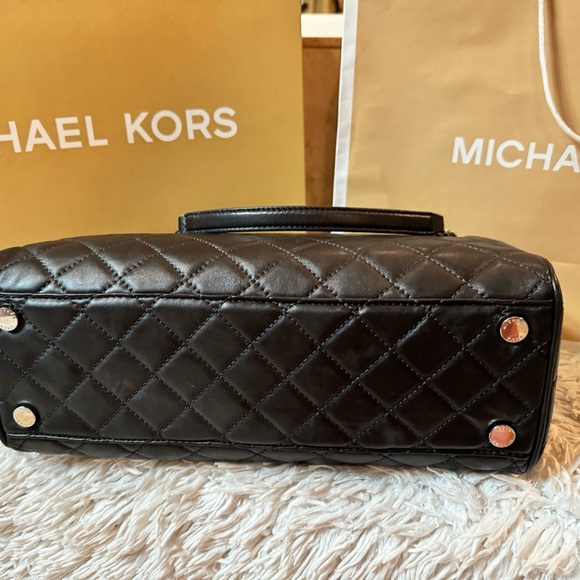 New quilted, black Michael Kors, leather handbag with tags and magnetic closure - Picture 8 of 11